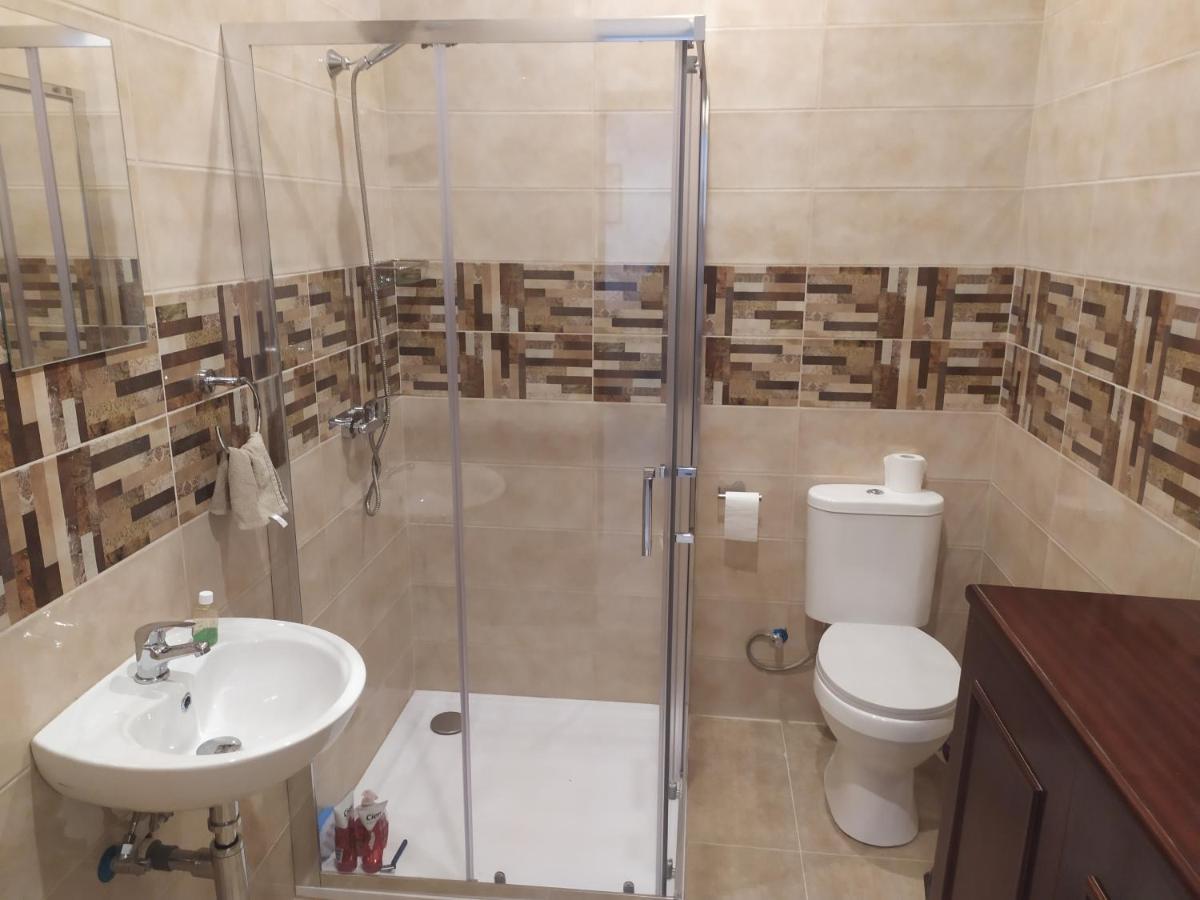 Close To Airport - Private Room With Private Bathroom Adults Only Gudja Экстерьер фото