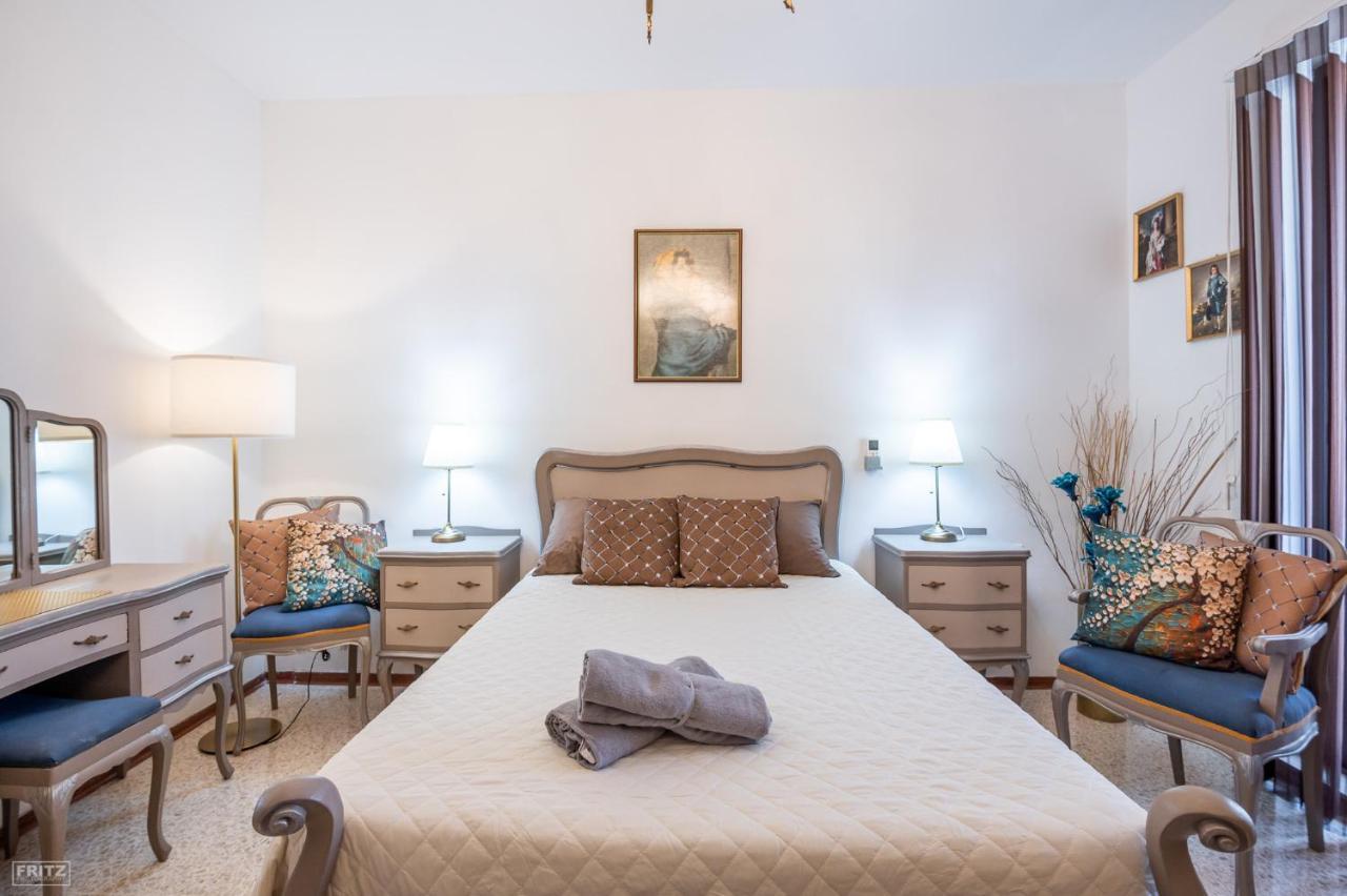 Close To Airport - Private Room With Private Bathroom Adults Only Gudja Экстерьер фото