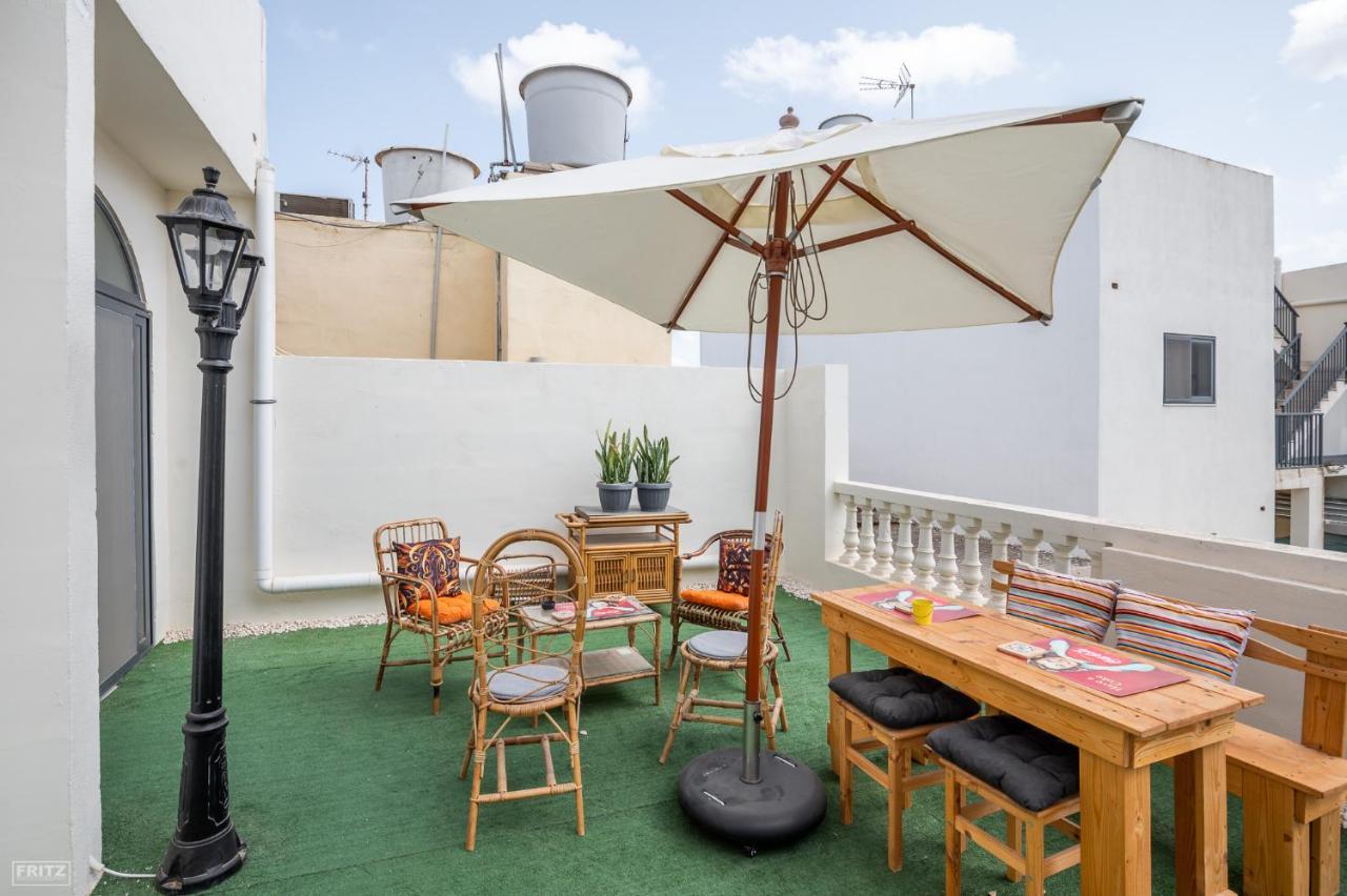 Close To Airport - Private Room With Private Bathroom Adults Only Gudja Экстерьер фото